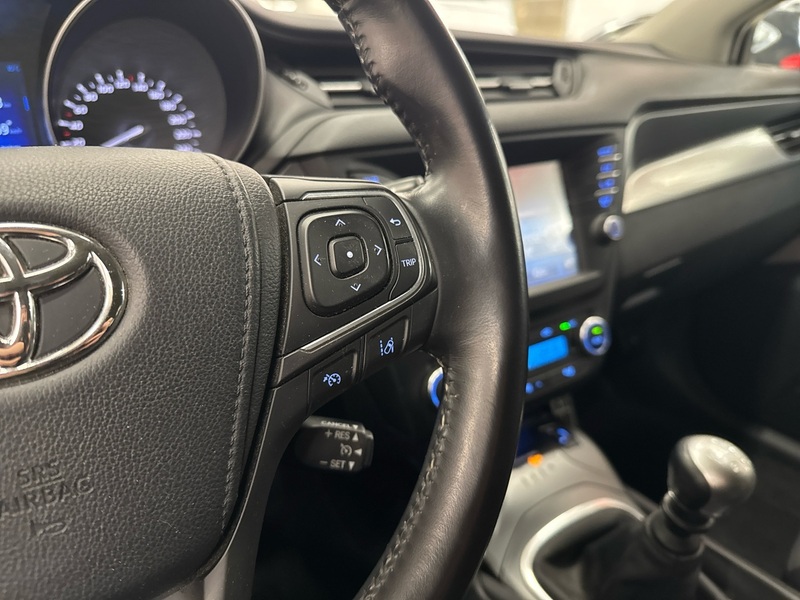 Toyota Avensis vaihtoauto