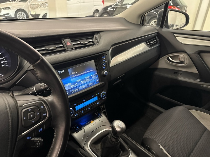 Toyota Avensis vaihtoauto