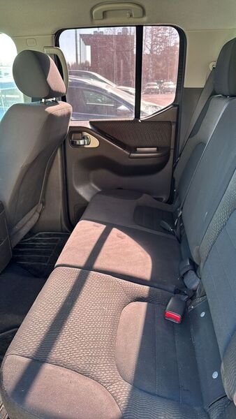 Nissan Navara vaihtoauto