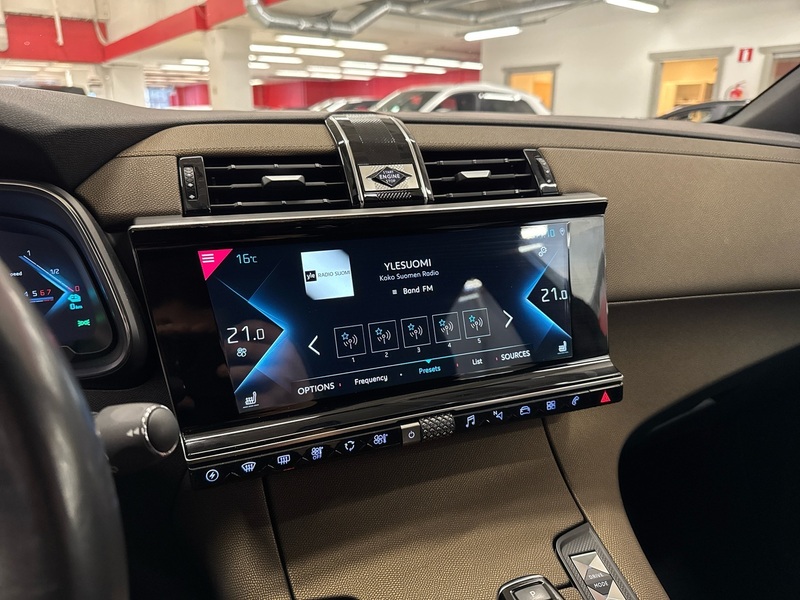 DS 7 Crossback vaihtoauto