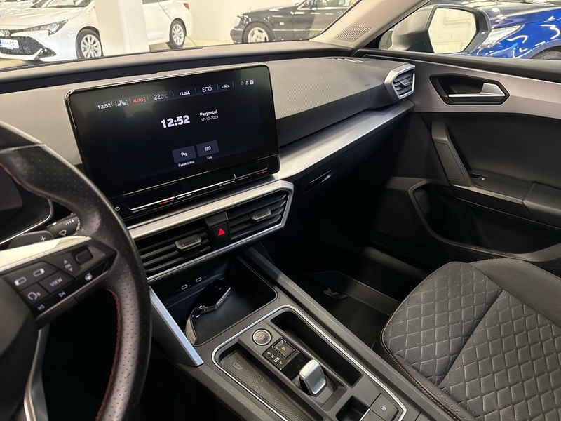 SEAT Leon Sportstourer vaihtoauto