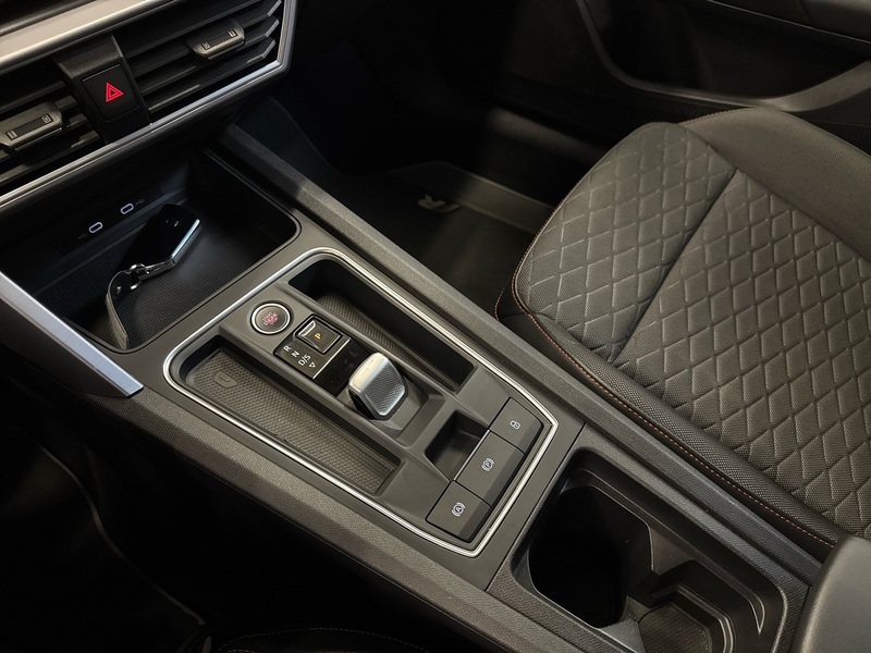 SEAT Leon Sportstourer vaihtoauto