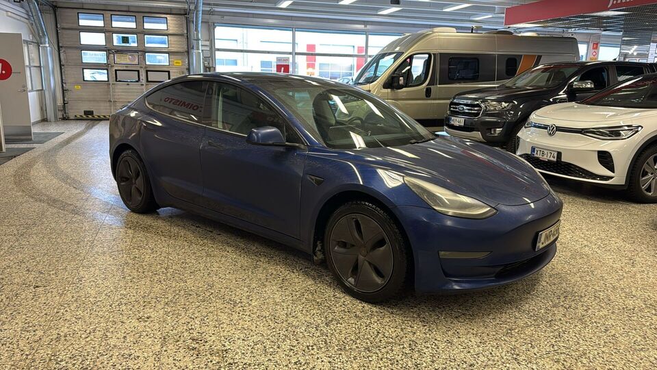 Tesla Model 3 vaihtoauto