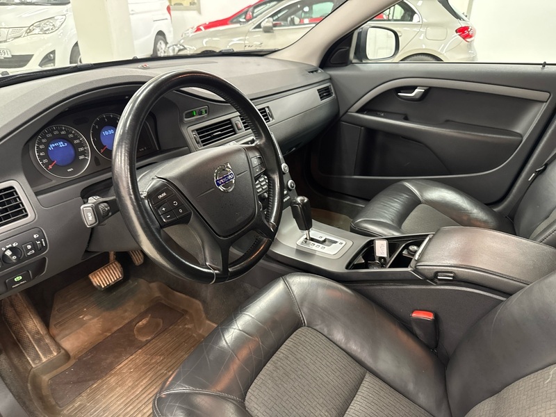 Volvo V70 vaihtoauto