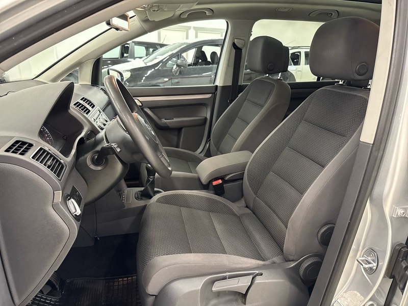 Volkswagen Touran vaihtoauto