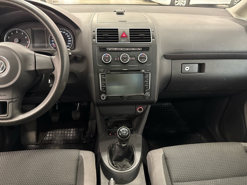 Volkswagen Touran vaihtoauto