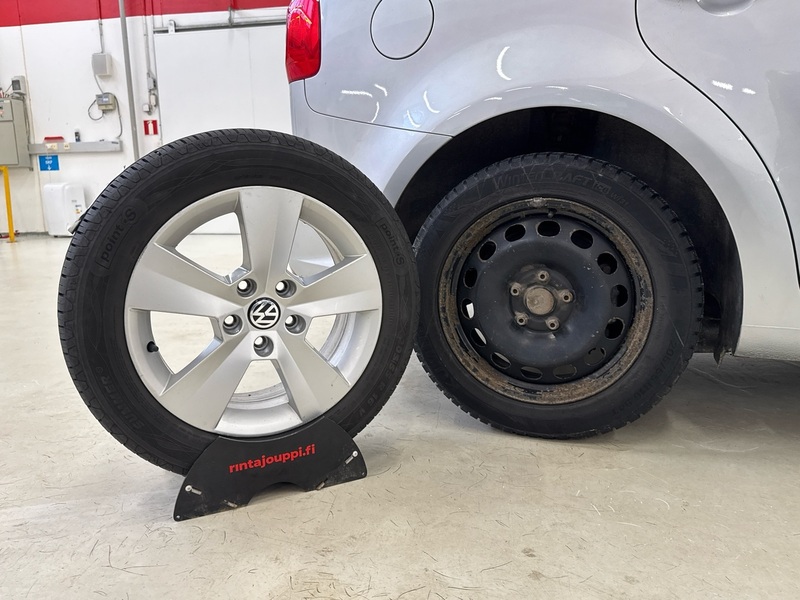 Volkswagen Touran vaihtoauto