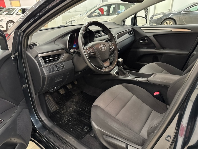 Toyota Avensis vaihtoauto