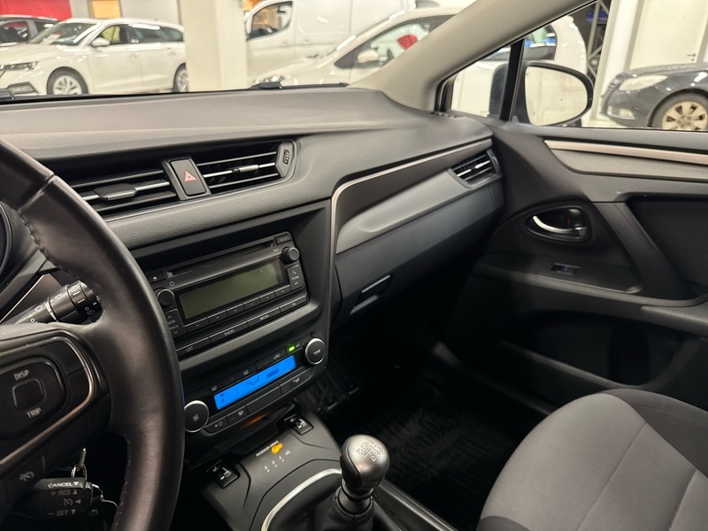 Toyota Avensis vaihtoauto