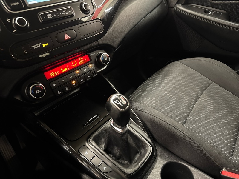 Kia Carens vaihtoauto