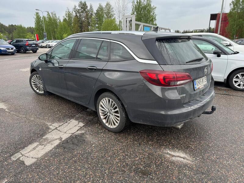 Opel Astra vaihtoauto