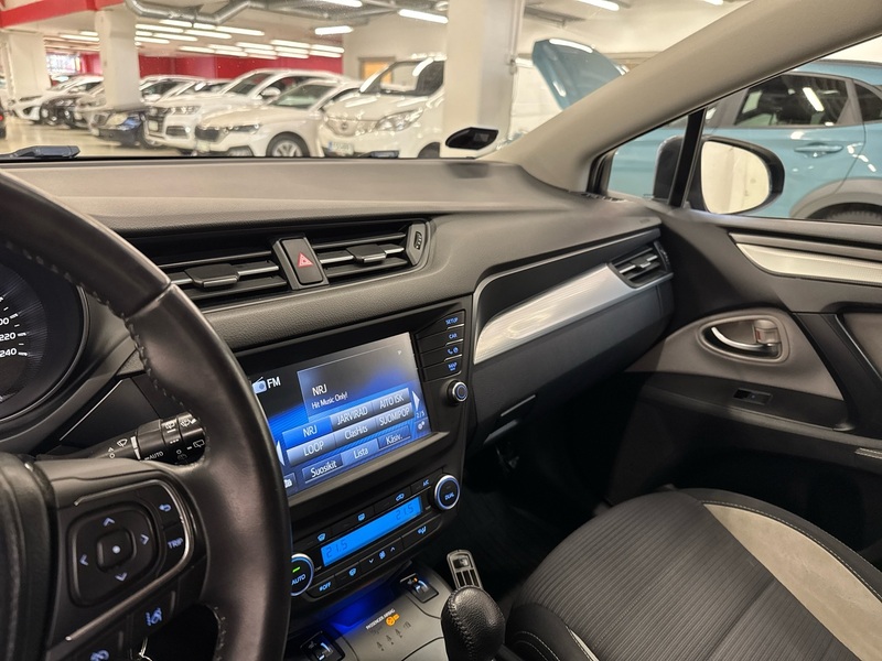 Toyota Avensis vaihtoauto