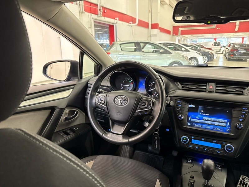 Toyota Avensis vaihtoauto