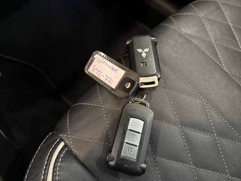 Mitsubishi Outlander PHEV vaihtoauto