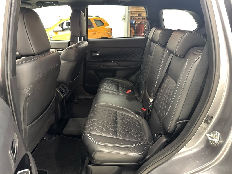 Mitsubishi Outlander PHEV vaihtoauto