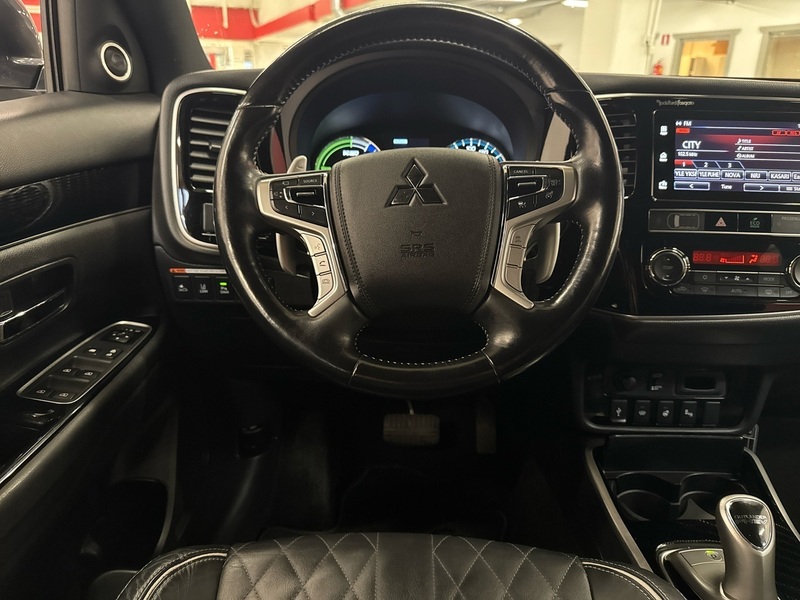 Mitsubishi Outlander PHEV vaihtoauto