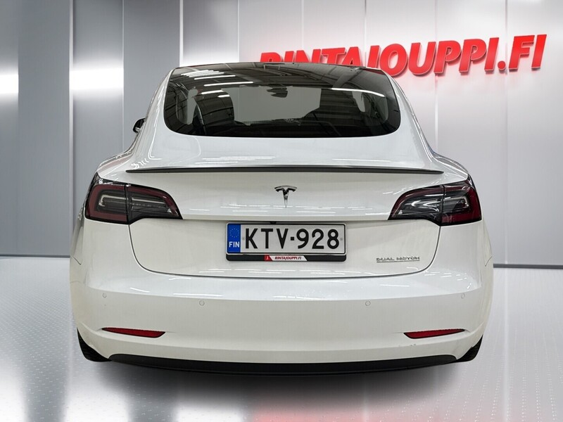Tesla Model 3 vaihtoauto
