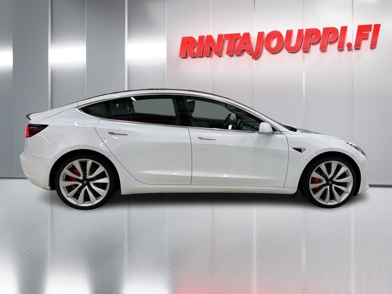 Tesla Model 3 vaihtoauto