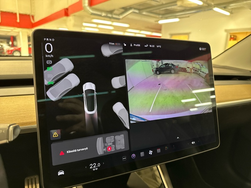 Tesla Model 3 vaihtoauto