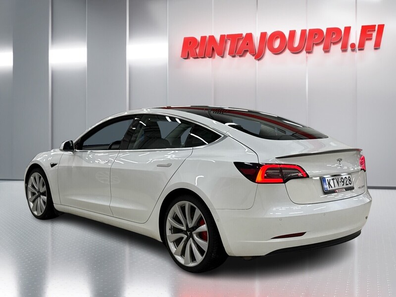 Tesla Model 3 vaihtoauto
