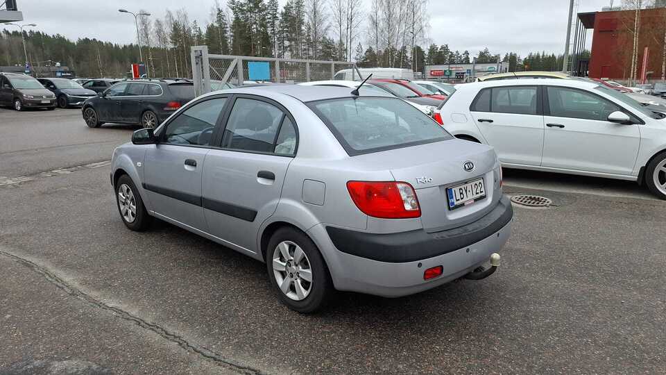 Kia Rio vaihtoauto