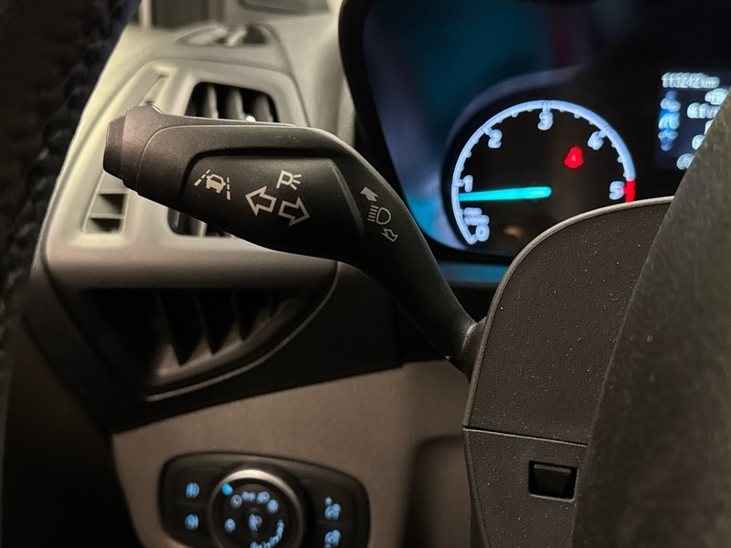 Ford Transit Connect vaihtoauto