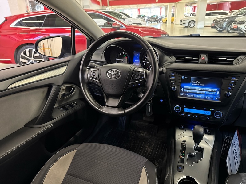 Toyota Avensis vaihtoauto