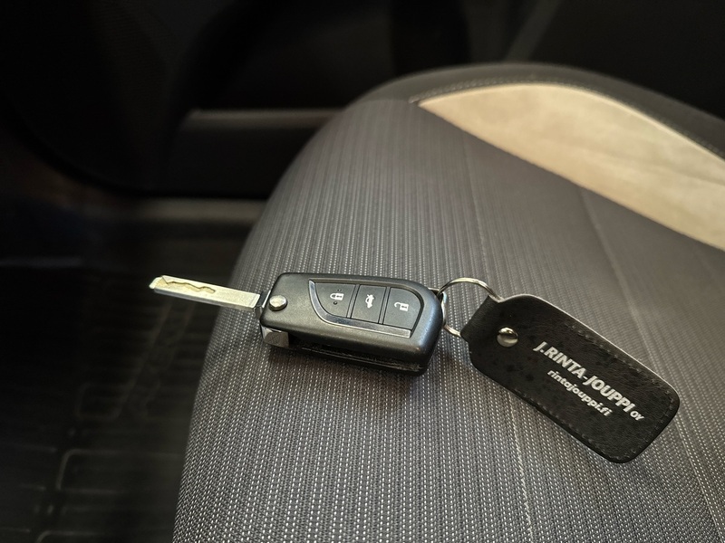 Toyota Avensis vaihtoauto