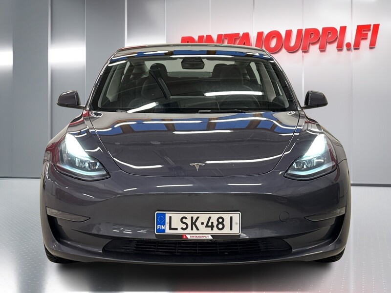 Tesla Model 3 vaihtoauto