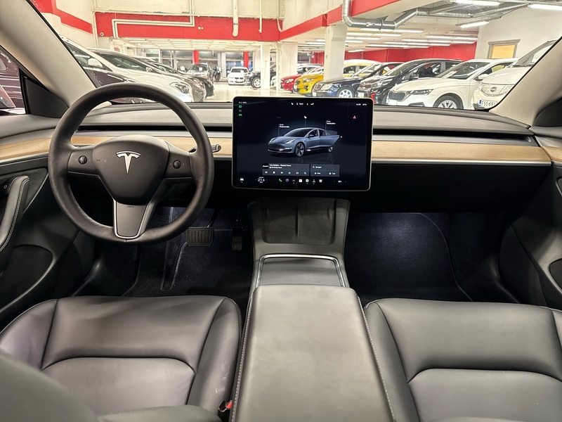 Tesla Model 3 vaihtoauto