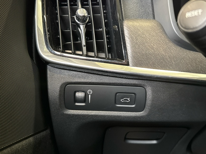 Volvo V90 Cross Country vaihtoauto