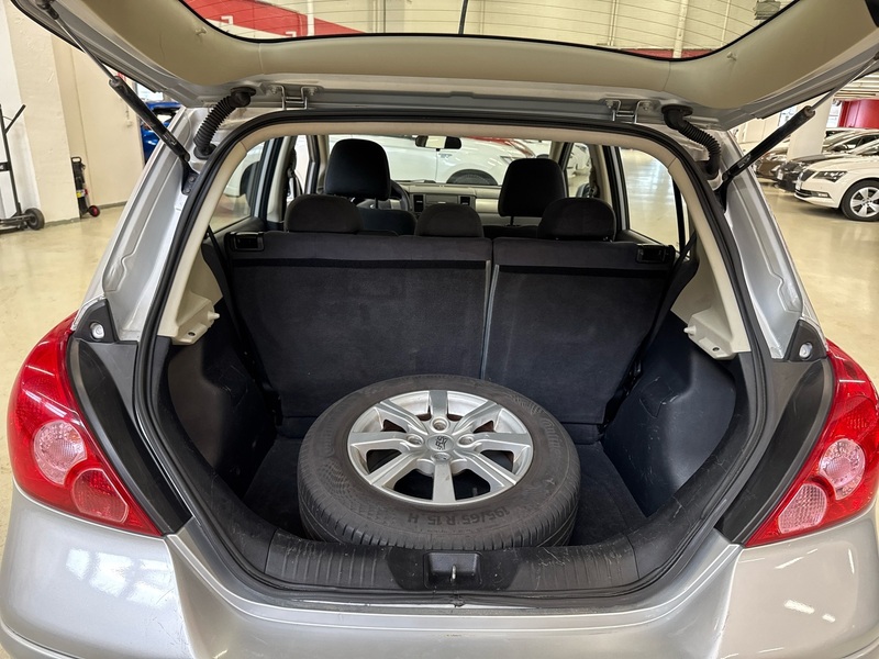 Nissan Tiida vaihtoauto