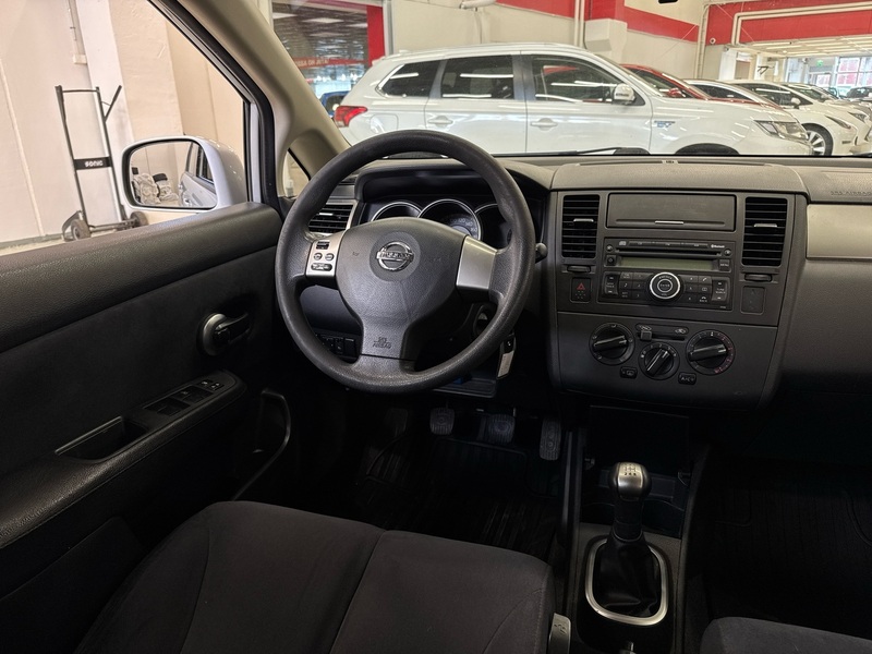 Nissan Tiida vaihtoauto