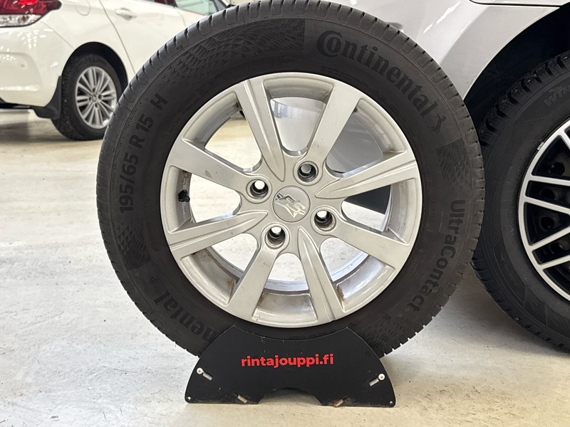 Nissan Tiida vaihtoauto