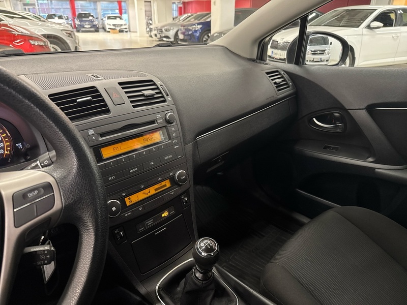 Toyota Avensis vaihtoauto