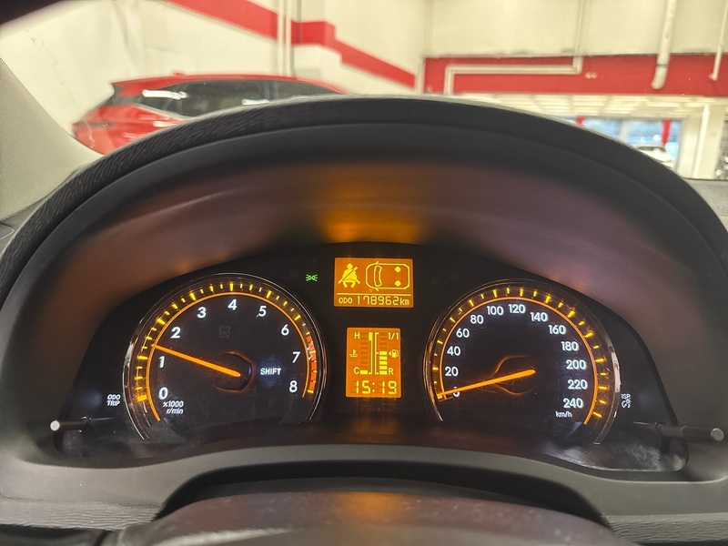Toyota Avensis vaihtoauto