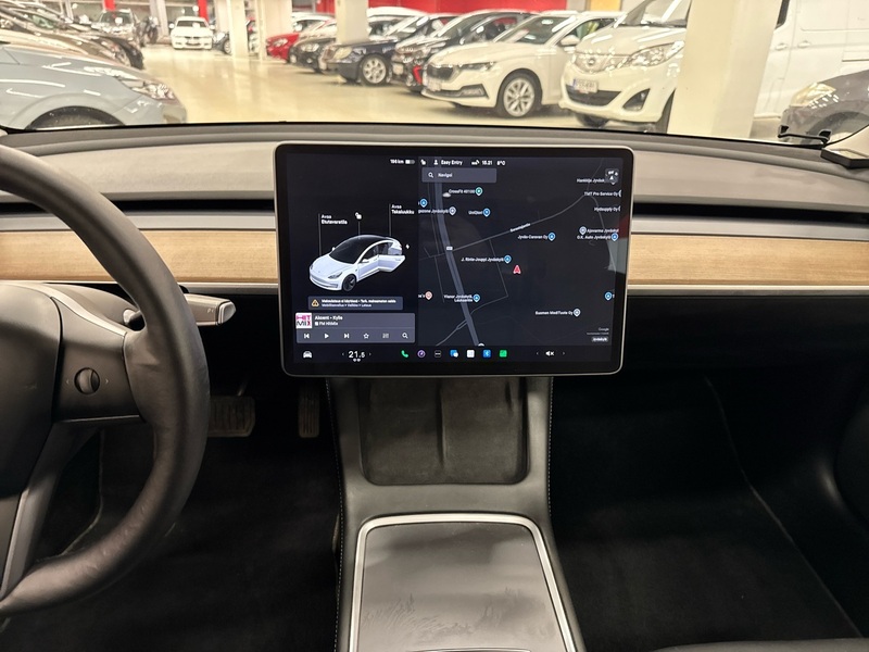 Tesla Model 3 vaihtoauto