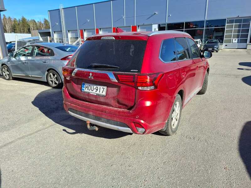 Mitsubishi Outlander PHEV vaihtoauto