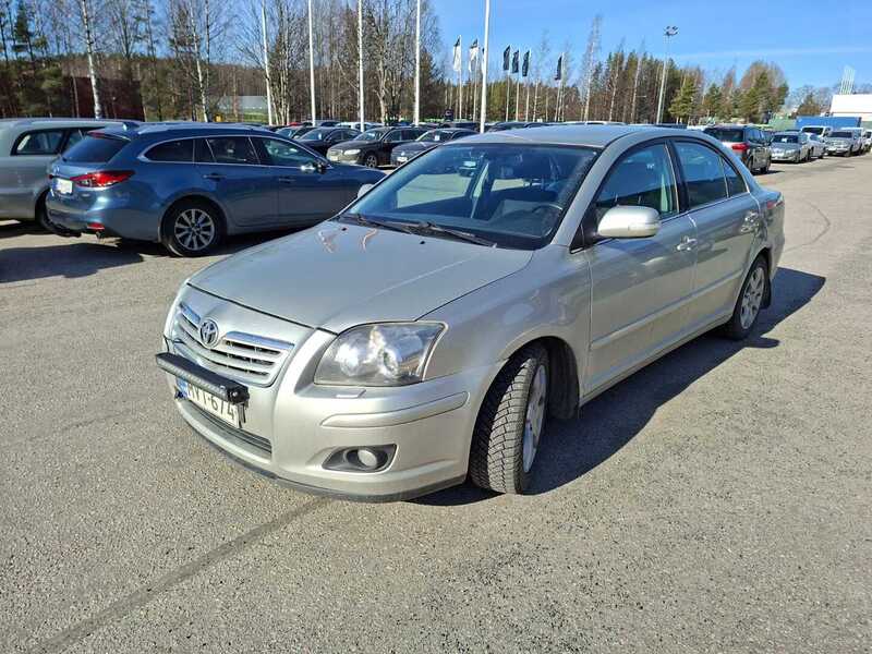 Toyota Avensis vaihtoauto