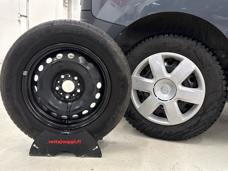 Nissan NV250 vaihtoauto