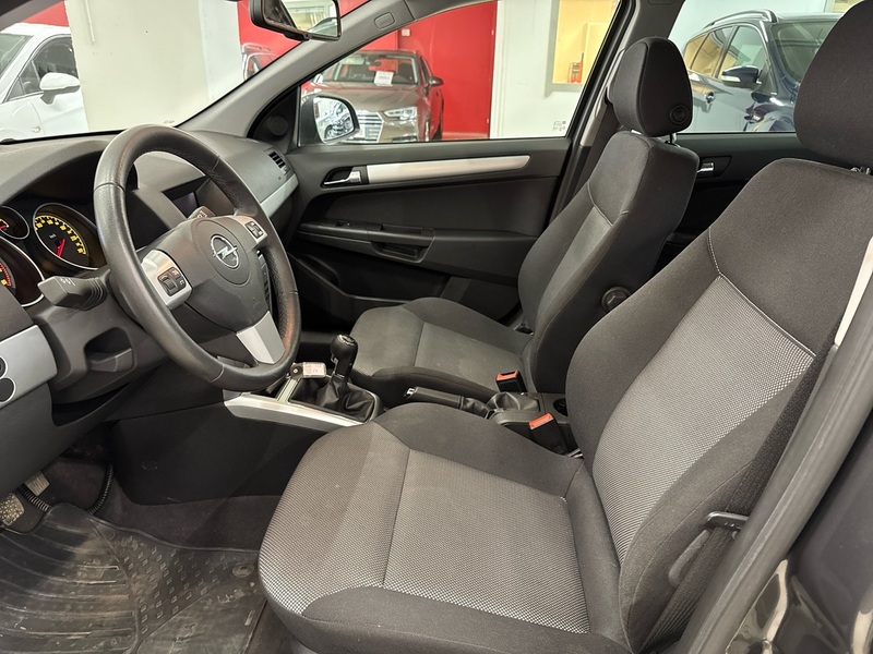 Opel Astra vaihtoauto