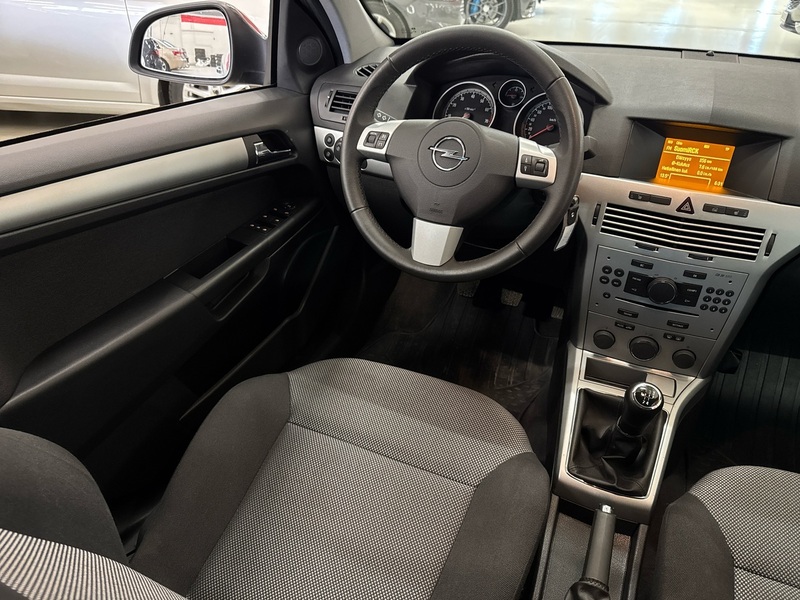 Opel Astra vaihtoauto