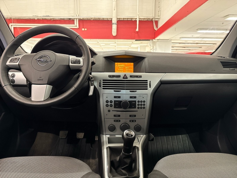 Opel Astra vaihtoauto