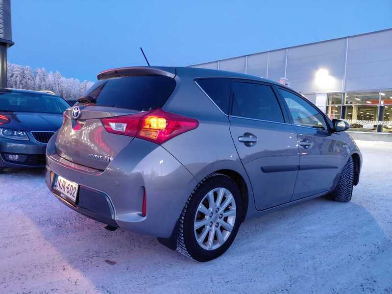 Toyota Auris vaihtoauto