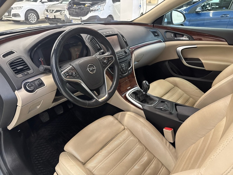 Opel Insignia vaihtoauto