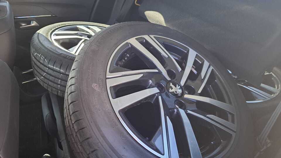 Peugeot 208 vaihtoauto