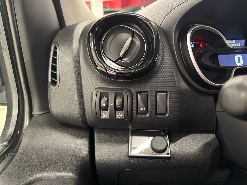 Nissan NV300 vaihtoauto