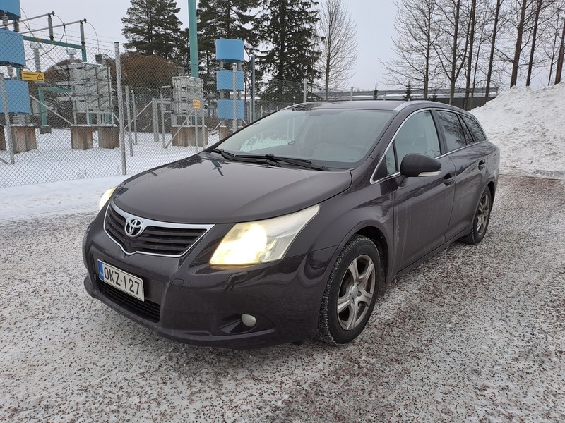 Toyota Avensis vaihtoauto