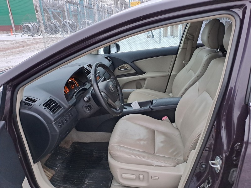 Toyota Avensis vaihtoauto