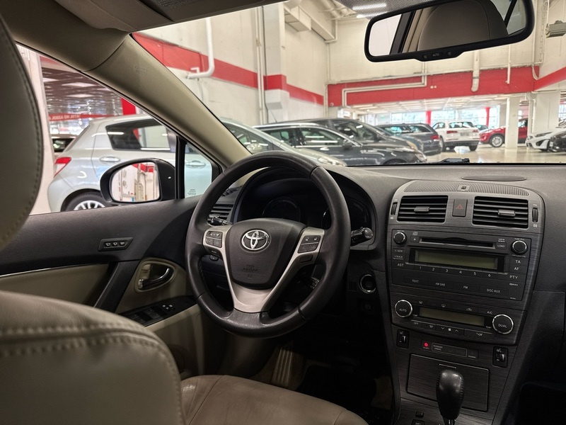 Toyota Avensis vaihtoauto